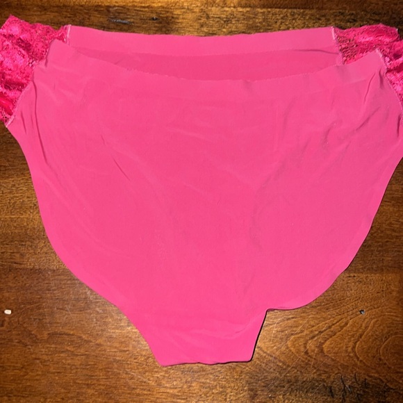 Red lace and seamless brief Rue21 NWOT - Picture 4 of 4